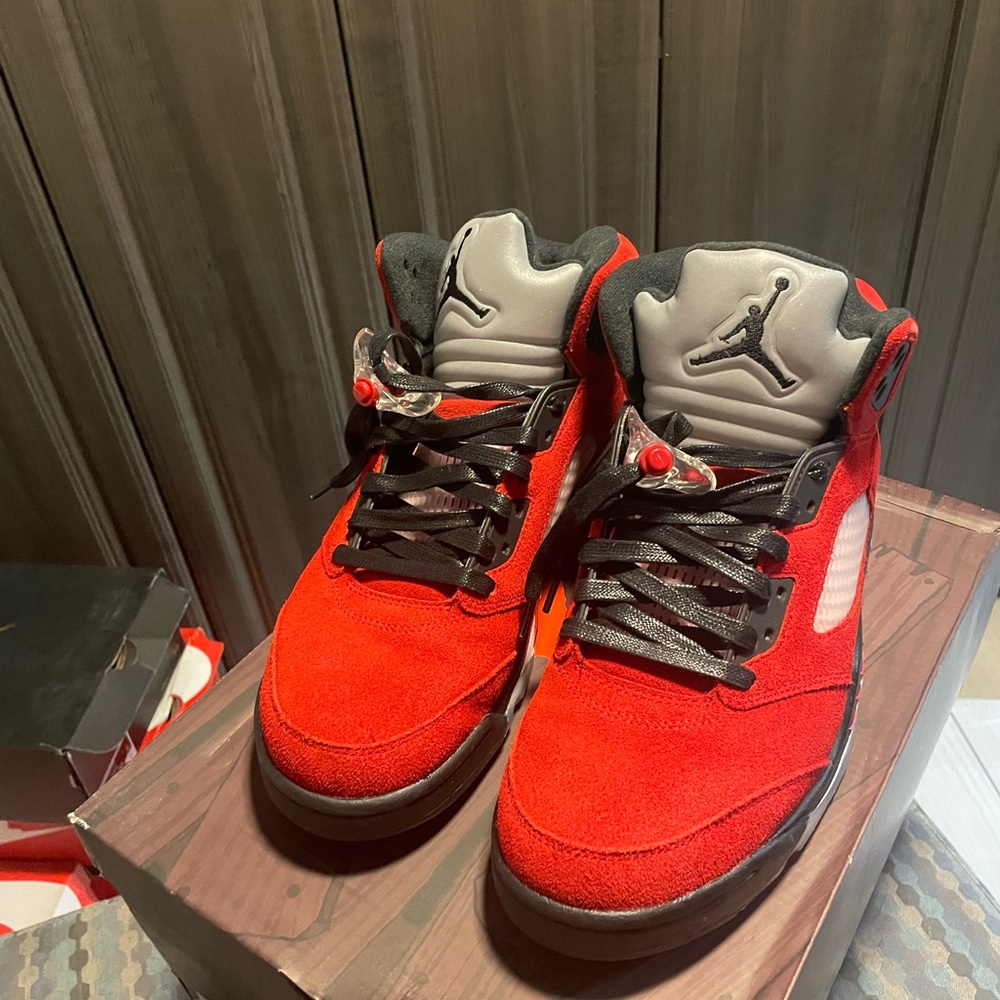 Jordan 5 Raging Bull - Picture 2 of 7